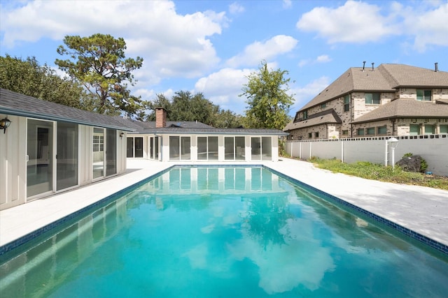 view of swimming pool