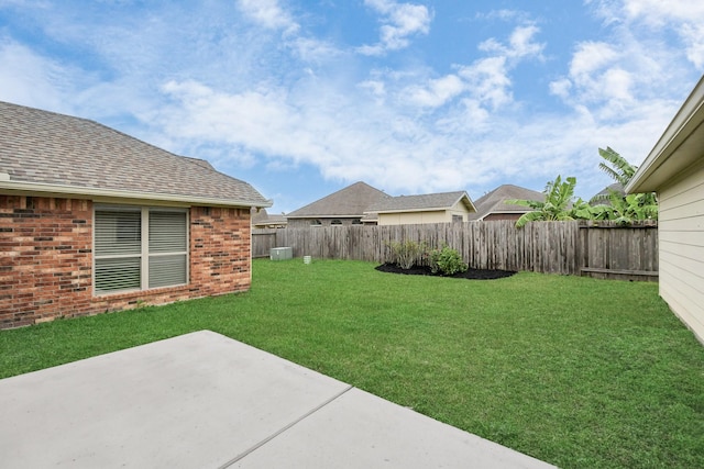 view of yard with a patio area