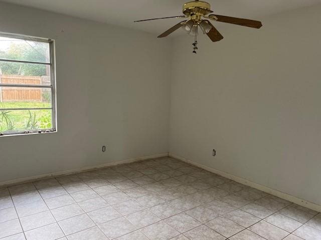 empty room featuring ceiling fan