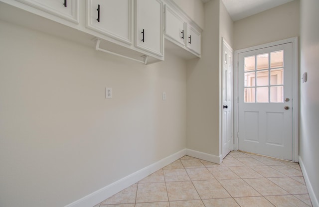 washroom featuring light tile patterned floors