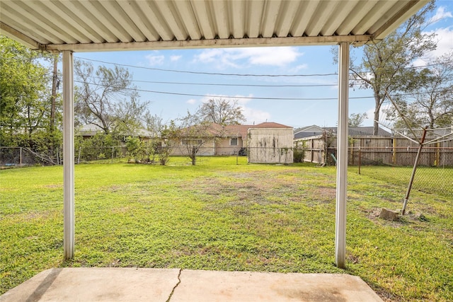 view of yard with a patio area