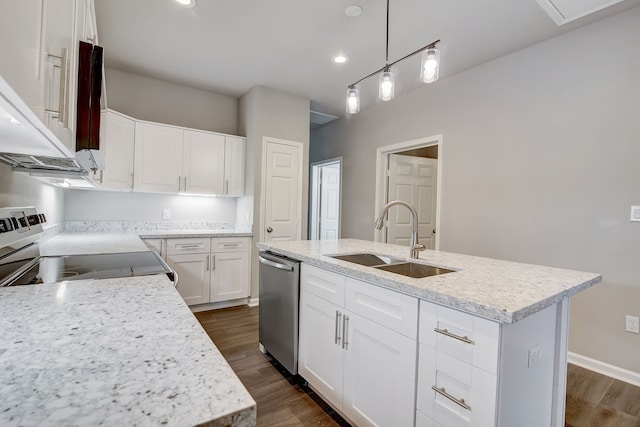 kitchen featuring white cabinetry, a kitchen island with sink, sink, and stove