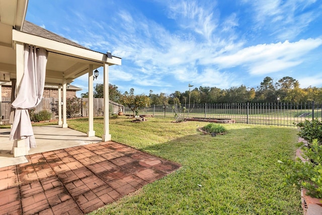 view of yard featuring a patio