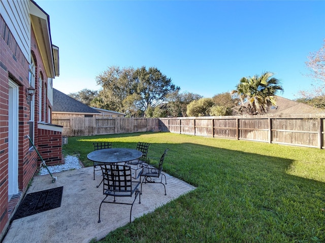 view of yard with a patio