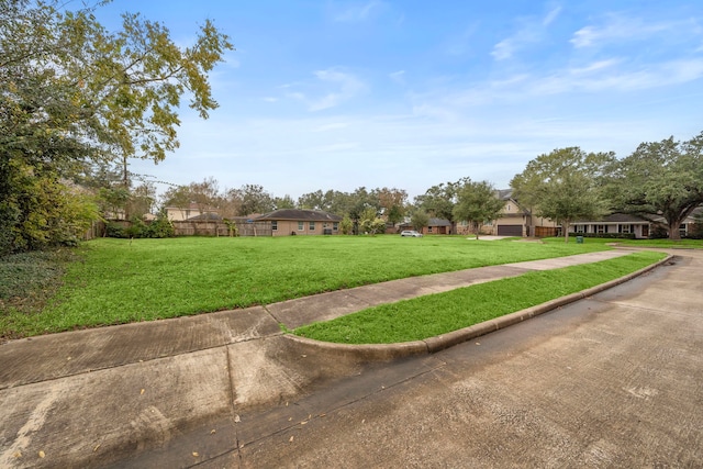 Listing photo 3 for 3721 Murworth Dr, Houston TX 77025