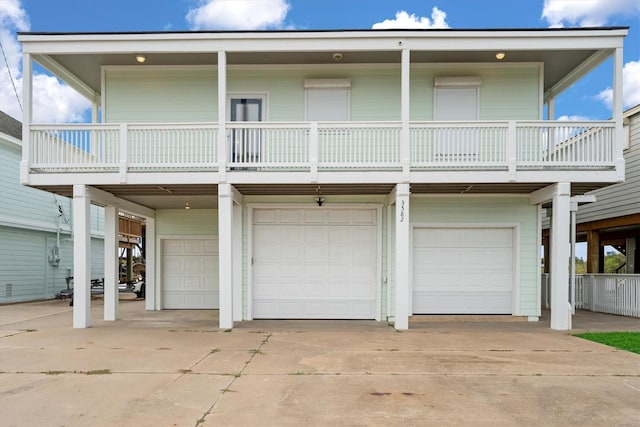 view of front facade with a garage