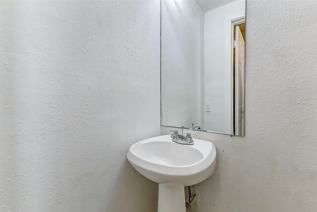 bathroom with sink