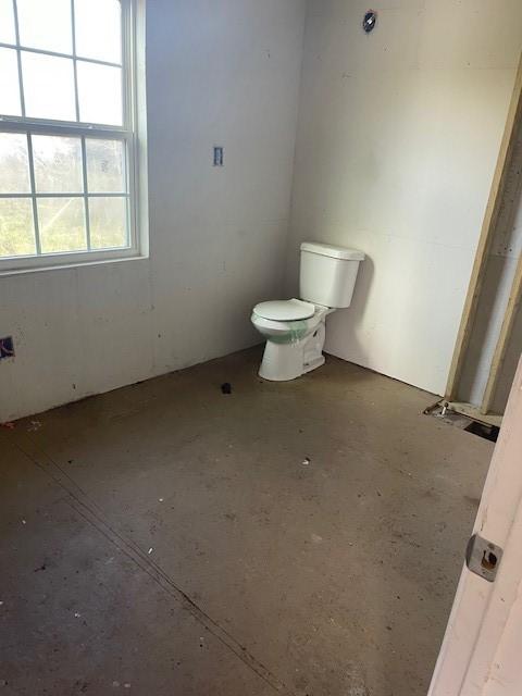 bathroom featuring toilet