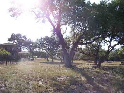 Listing photo 2 for 247 Oak Hideaway Dr, Canyon Lake TX 78133