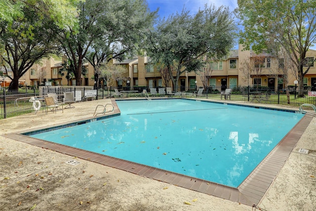 view of swimming pool