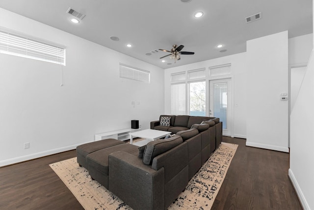 3111 Leeland St, Houston, TX 77003 - living room featuring a ceiling fan, dark wood-style floors, recessed lighting, and baseboards