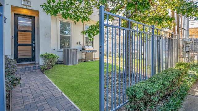 3111 Leeland St, Houston, TX 77003 - view of yard featuring central air condition unit