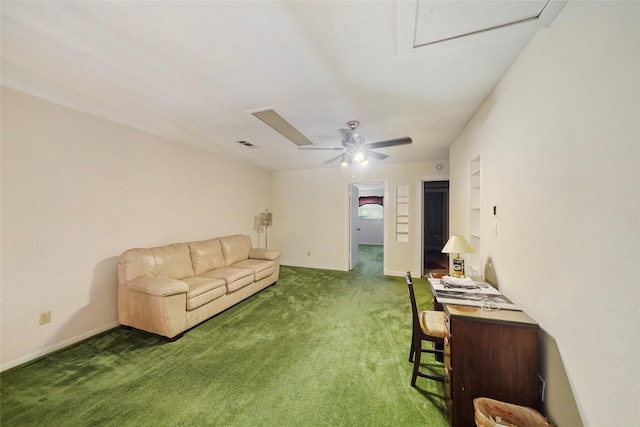 carpeted living room featuring ceiling fan