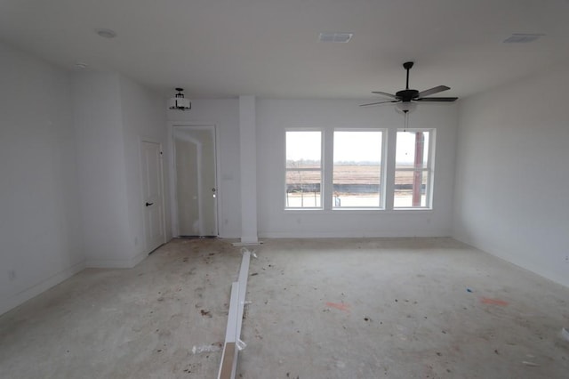 empty room featuring ceiling fan