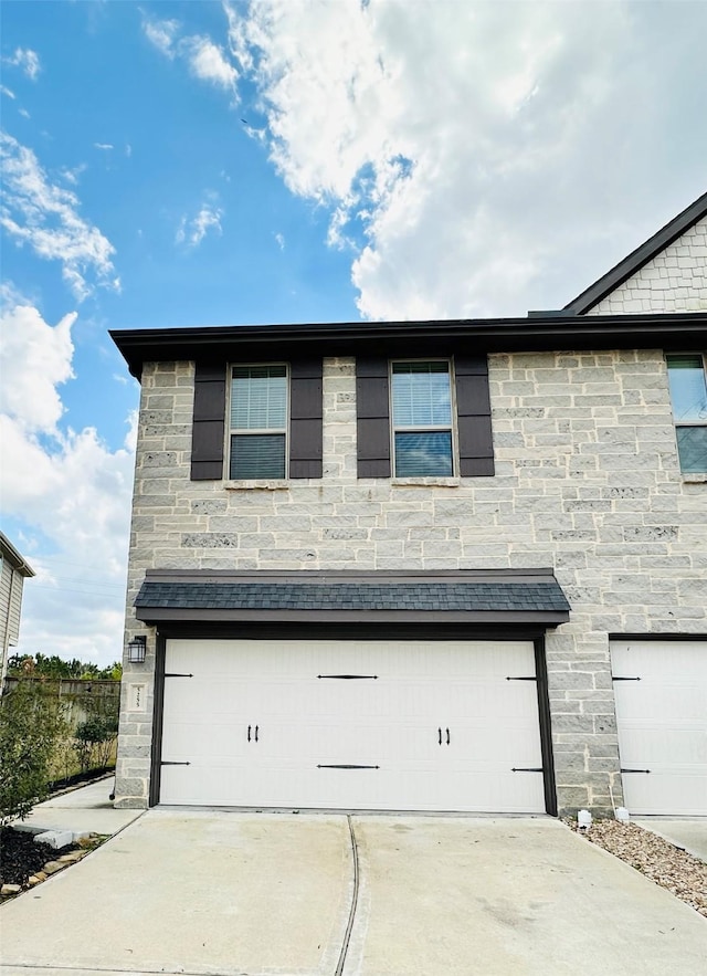 view of front of house featuring a garage