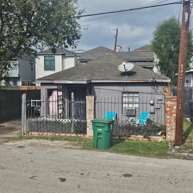 view of front of property