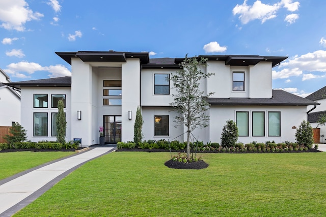 view of front of house featuring a front yard