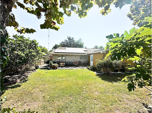 view of yard featuring a patio