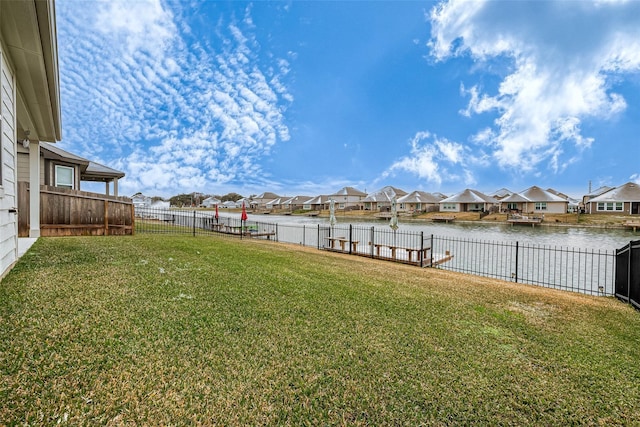 view of yard featuring a water view