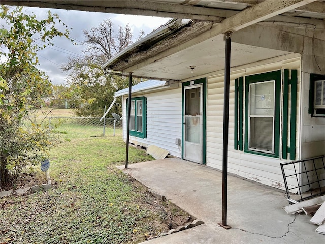 view of yard with a patio