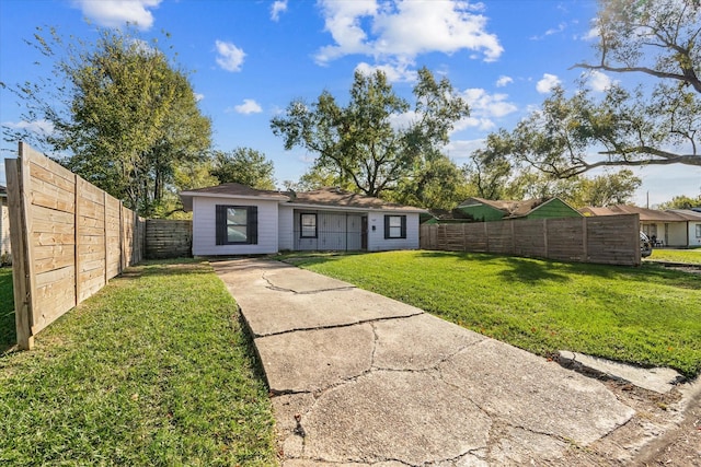 exterior space featuring a lawn