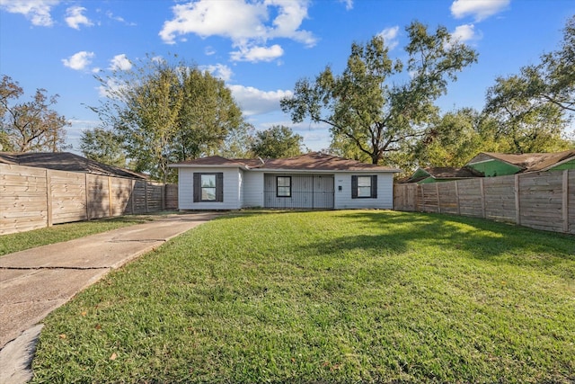 exterior space featuring a yard