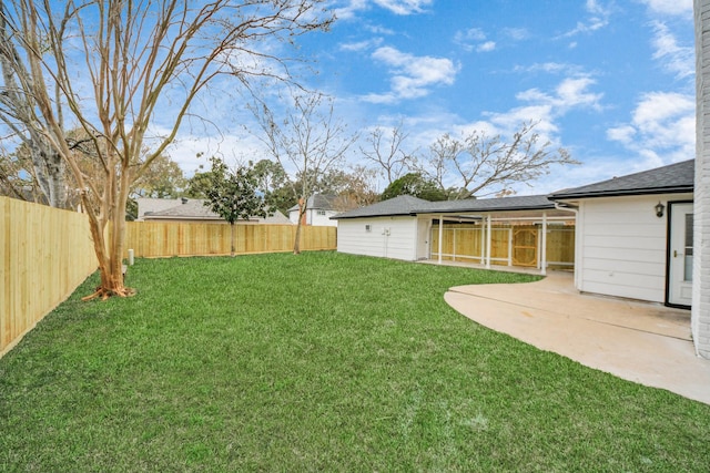 view of yard featuring a patio