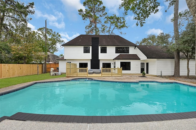 view of swimming pool