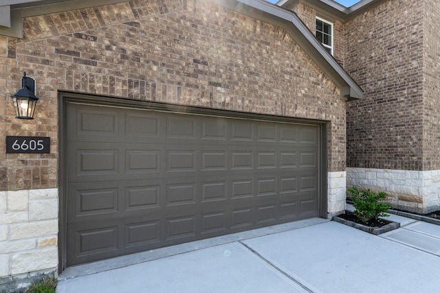 6605 Alexis St, Beaumont, TX 77708 - garage featuring driveway