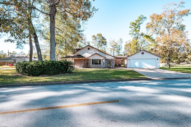 single story home with a front lawn