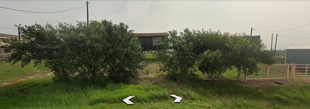 Listing photo 2 for 1357 County Road 299, Sargent TX 77414