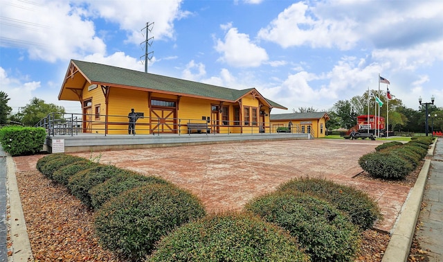 view of building exterior