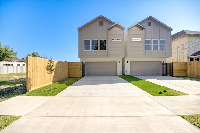 view of front facade featuring a garage