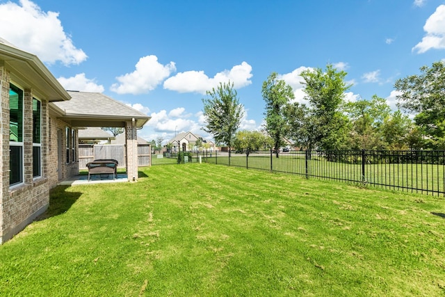 view of yard featuring a patio