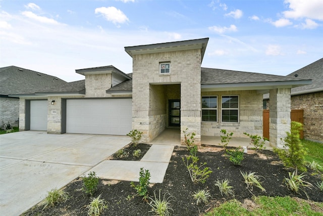 view of front facade featuring a garage