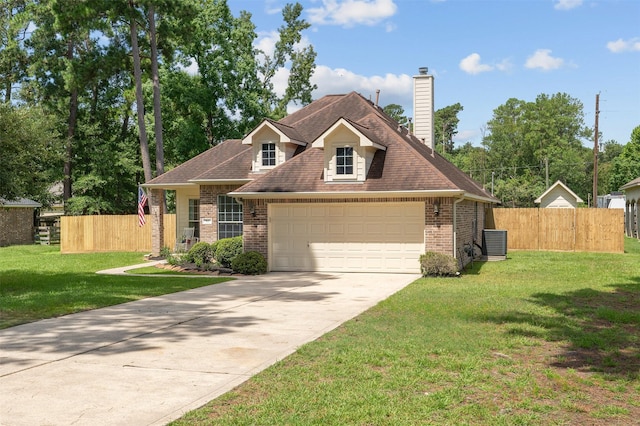 view of front of home featuring a front lawn