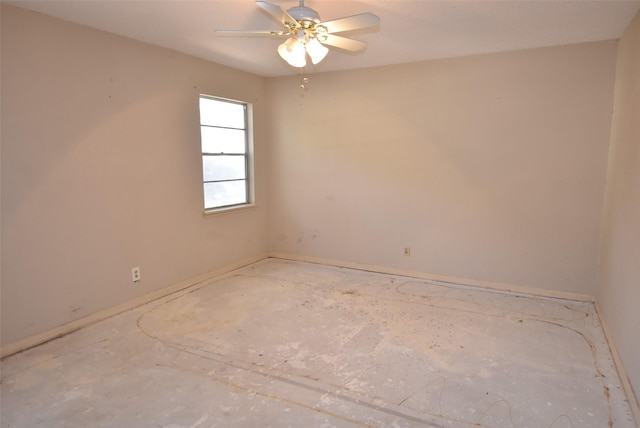 unfurnished room featuring ceiling fan