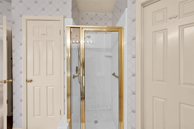 7810 Timberline Run Ln, Houston, TX 77095 - full bathroom with wallpapered walls and a stall shower