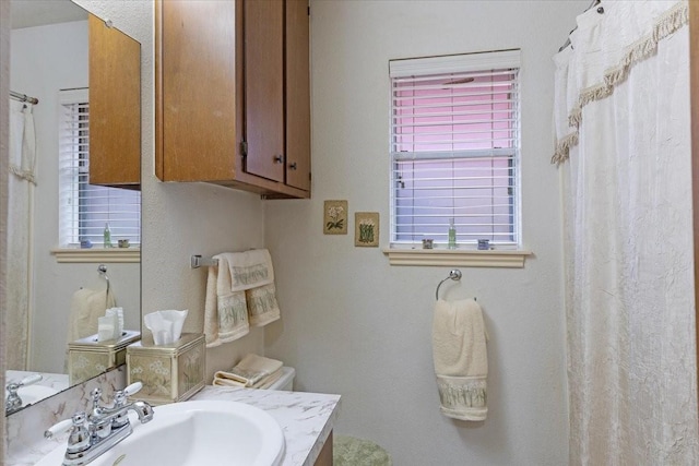 bathroom featuring sink