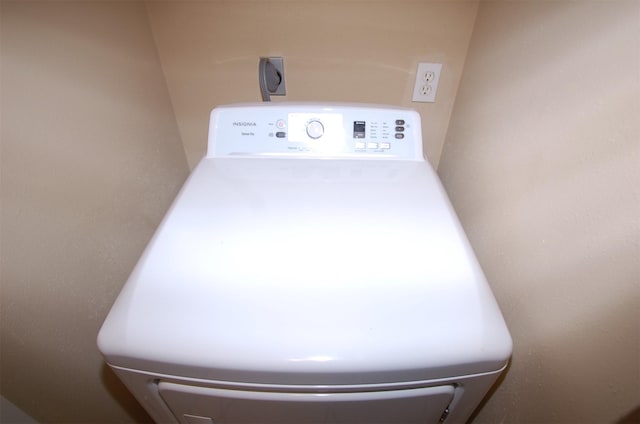 interior details featuring washer / dryer