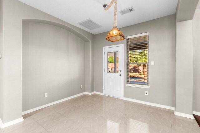 411 White Oak Pointe, League City, TX 77573 - foyer featuring visible vents and baseboards