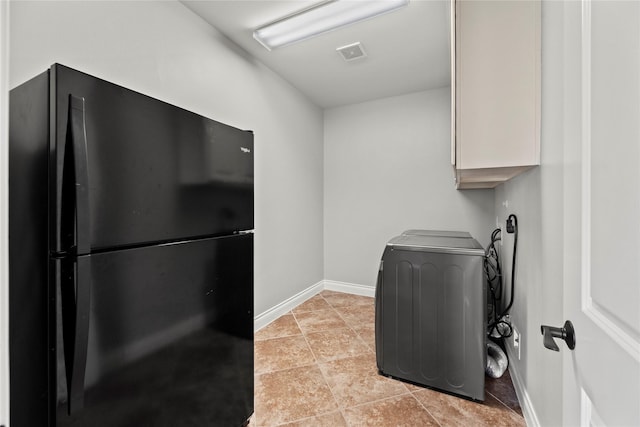 washroom featuring light tile patterned floors