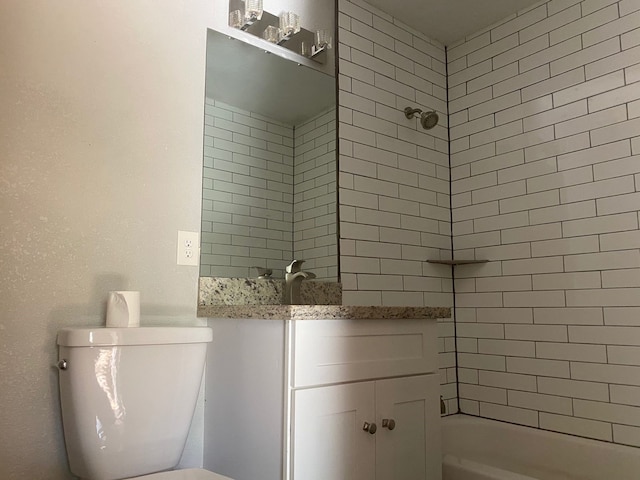 bathroom with tiled shower / bath combo