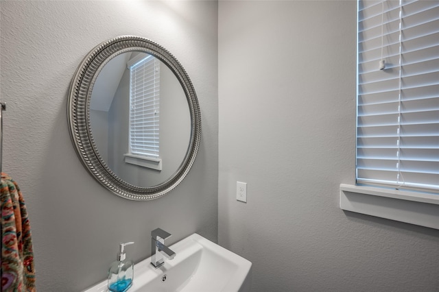 bathroom featuring sink