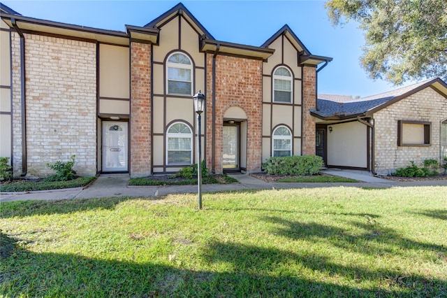 view of front of house with a front yard