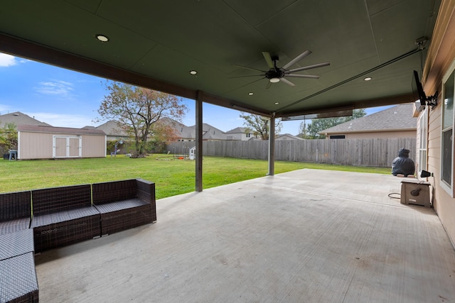 view of patio with an outdoor hangout area and ceiling fan