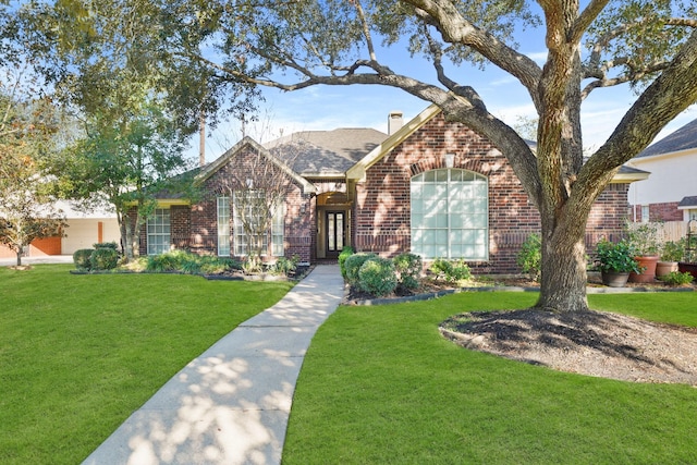 view of front of property with a front yard