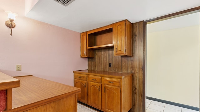 kitchen featuring light tile patterned floors