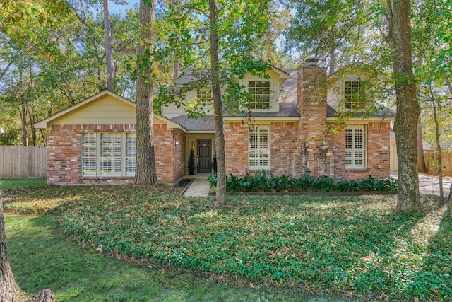 view of front of property with a front yard