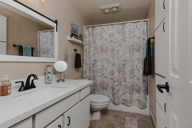 bathroom with vanity, a shower with shower curtain, a textured ceiling, and toilet